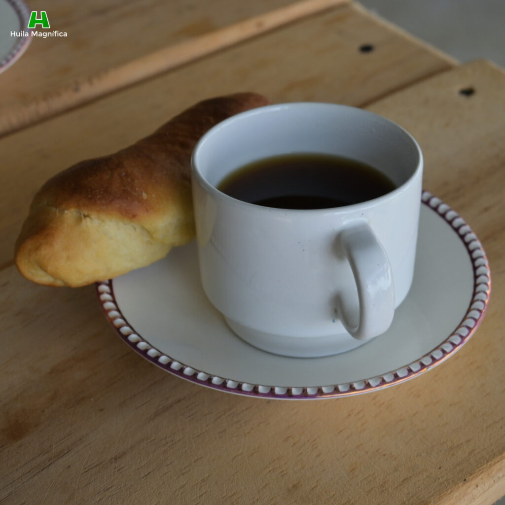 Café con pan artesanal